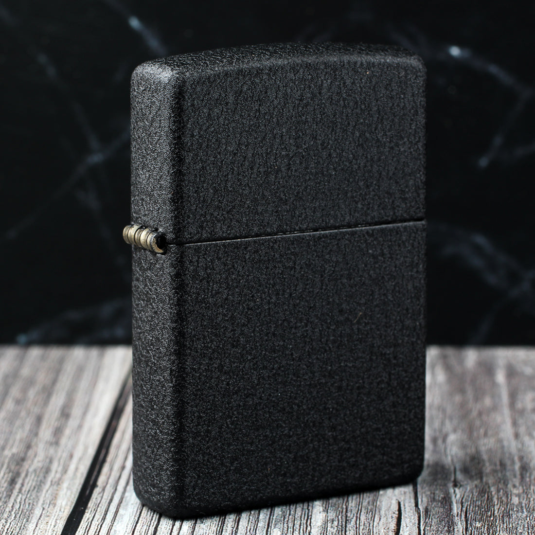 Zippo 236 – Timeless Black Crackle for Groomsmen or Collectors